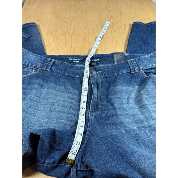 NWT Lane Bryant Distinctly Bootcut Mid rise Size 26 TALL Medium wash - Picture 3 of 6
